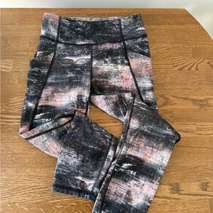lululemon athletica Black and Pink Abstract Print crop Leggings size 6